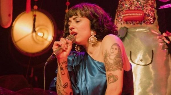 Mon Laferte canta este jueves en le Teatro Guaraní