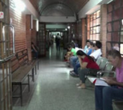 Repelentes y agua embotellada para pacientes con dengue  - Paraguay.com