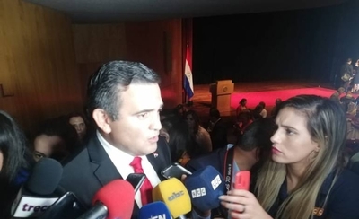 HOY / Petta minimiza error ortográfico en textos escolares: dejará que los alumnos los corrijan como tarea