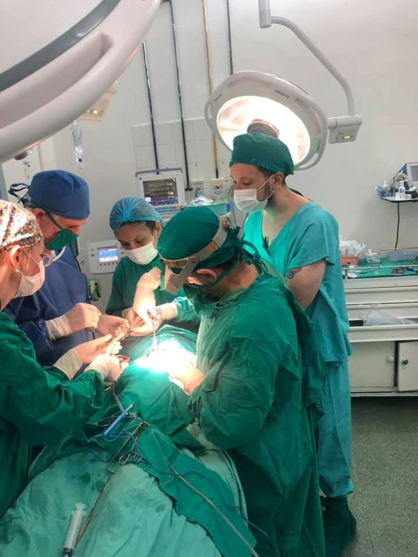 Plantel médico del Ineram salva a niño que tenía una pila en el esófago - Nacionales - ABC Color