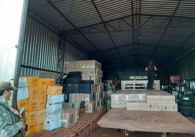 Salto del Guairá: cargamento de cigarrillos pertenecería a “González, Ortiz y ‘Gaucho’ " - Periodísticamente - ABC Color