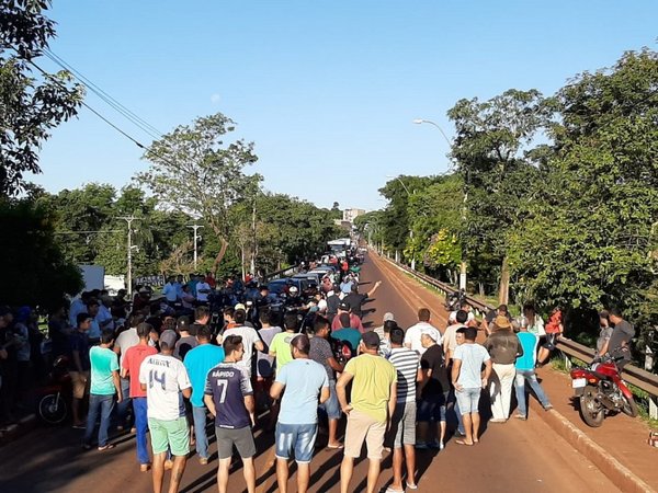 Cigarrilleros cierran ruta tras incautación en Salto del Guairá