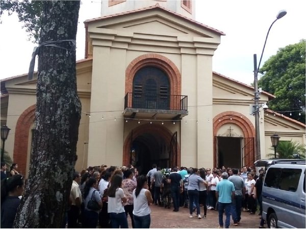 Despiden los restos de la docente víctima de feminicidio en Misiones