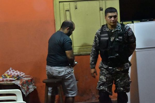 Linces detienen a presunto usurero que portaba arma de fuego - Nacionales - ABC Color