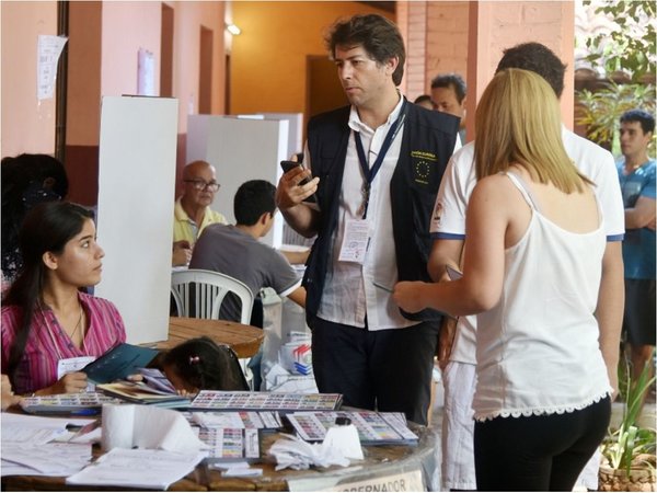 Los grupos políticos  se preparan para los futuros comicios