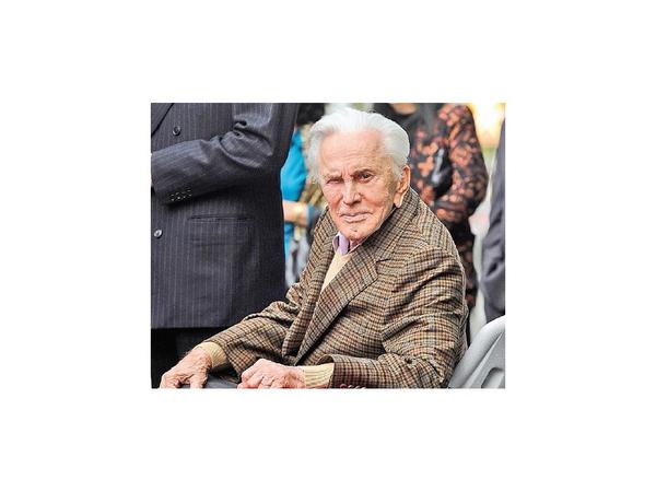 Hollywood llora pérdida de Kirk Douglas, el último ícono de su edad dorada