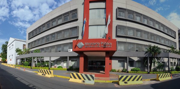Detienen a una mujer por extorsión de G. 45 millones » Ñanduti