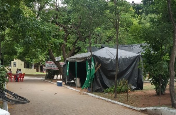 Cambiaron los tiempos. Municipalidad de Asunción desalojará hoy a campesinos apostados en Plaza O’Leary - ADN Paraguayo