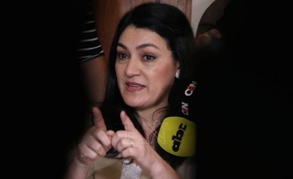HOY / Textos con errores y con “culto” a Petta: “No creí que iba a llegar a eso”
