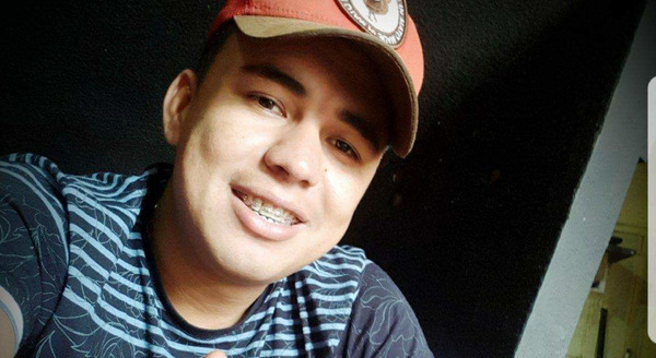 Iban a allanar su casa en busca de armas del clan Pavão