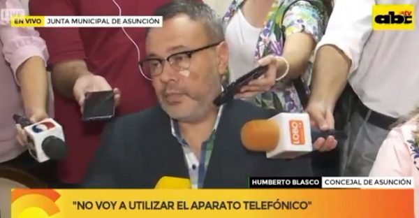 Presidente de la Junta renuncia al iPhone de USD 1.000