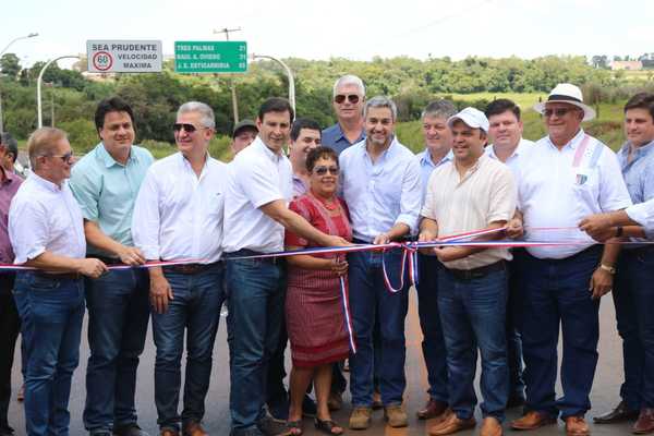 Gobierno inaugura nuevo pavimento que beneficiará a más de 30 mil habitantes de Caaguazú - .::RADIO NACIONAL::.