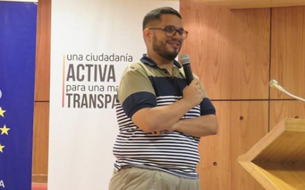 HOY / Por agresión, juez le ordenó no acercarse a su ex: periodista de ABC infringe, afirman