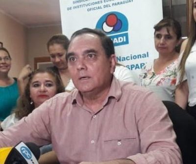 "Lamentable tener un Gabinete que no esté a la altura del presidente que quiere la transformación educativa" - ADN Paraguayo