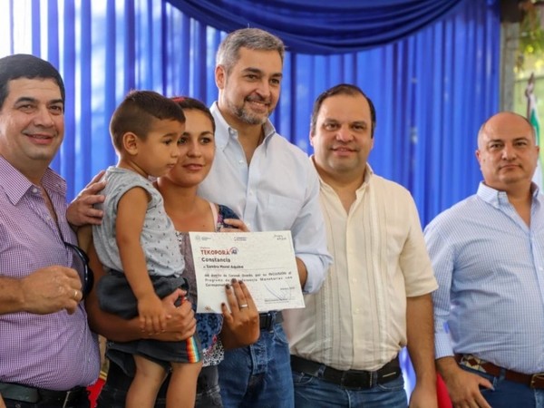 MDS entregó certificados de compromiso a nuevos participantes de Tekoporã en Coronel Oviedo