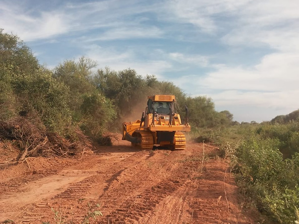 Realizan limpieza para alambrado del tramo Virgen de Fátima- General Díaz, en el Chaco