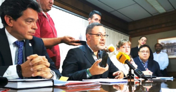 No van a comprar los Iphone para concejales