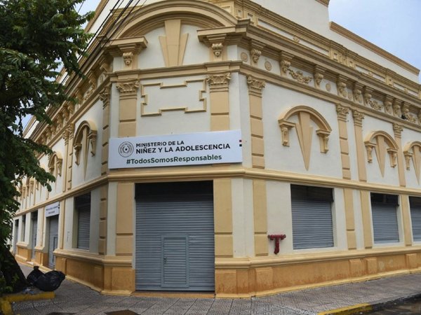 Niñez alquila costosa casona y cierra centros de Abrazo por ser precarios