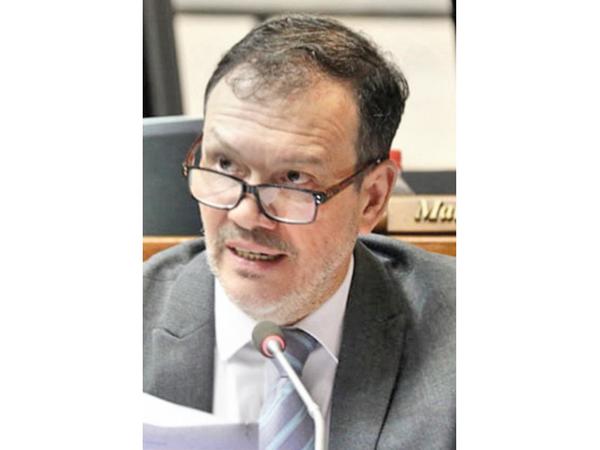 Con una ley quieren evitar nombres en obras y libros
