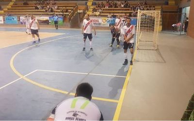 El cuadrangular de la Liga B arrancó con un viernes de partidazos