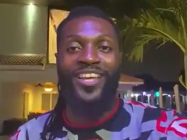 El mensaje de Adebayor para los hinchas de Olimpia