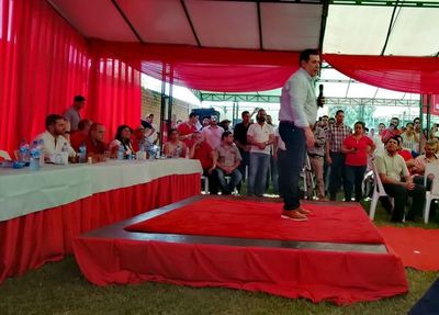 Cartes se reúne con líderes de Itapúa para la unidad colorada