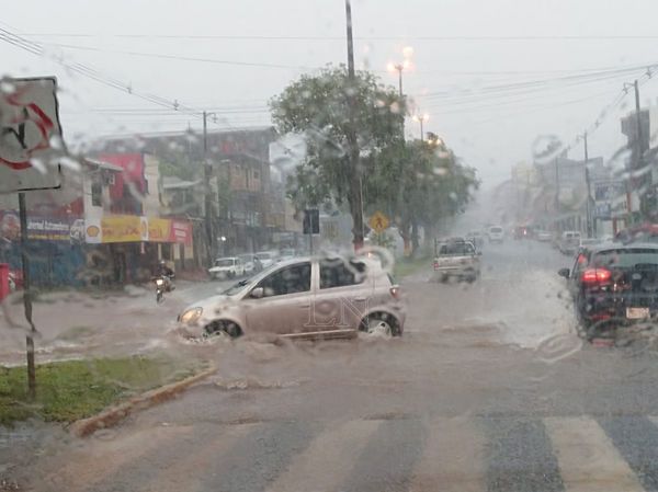 Torrencial lluvia no aplaca el calor