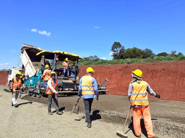Gobierno da inicio de obras para asfaltar accesos a Puerto Irala y Santa Rosa del Monday | .::Agencia IP::.