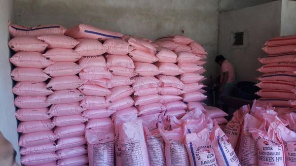 Incautan casi dos mil kilos de azúcar de dudosa procedencia - ABC en el Este - ABC Color