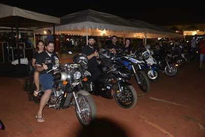 Encuentro internacional reúne amantes de la  motocicleta   - ABC en el Este - ABC Color