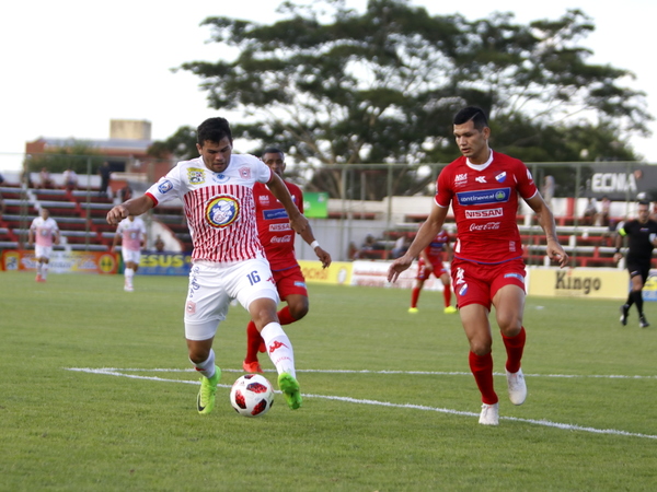 Sportivo San Lorenzo y Nacional no pasan del empate