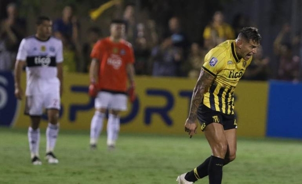 HOY / Guaraní golea, pero Olimpia acaricia los puntos