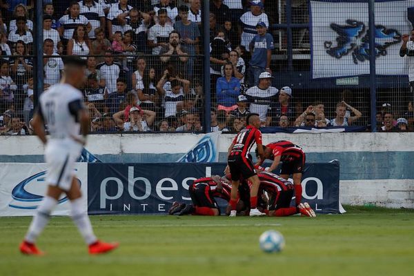 Paraguayo Ávalos impide un triunfo vital para Gimnasia - Fútbol - ABC Color