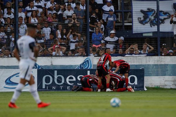 Paraguayo Ávalos impide un triunfo vital para Gimnasia  - Fútbol - ABC Color