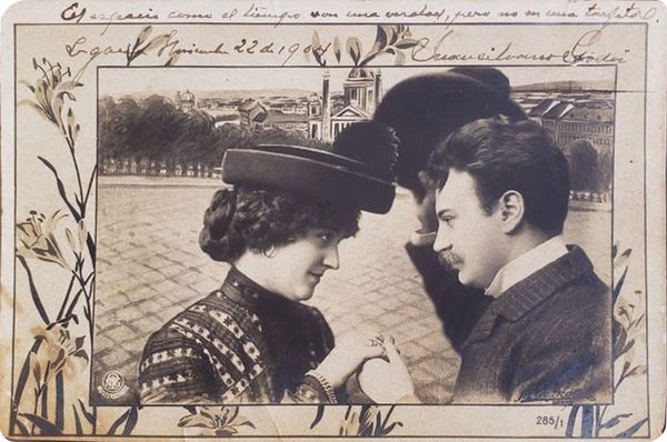 “Amores asuncenos de antes”, desde una antigua postal hasta el internet
