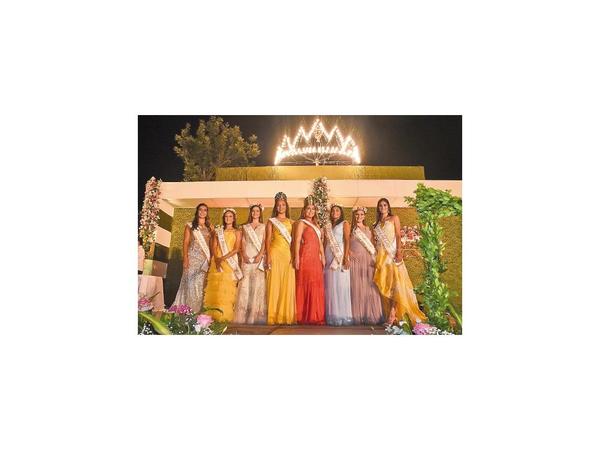 El Club Náutico coronó a sus reinas y princesas
