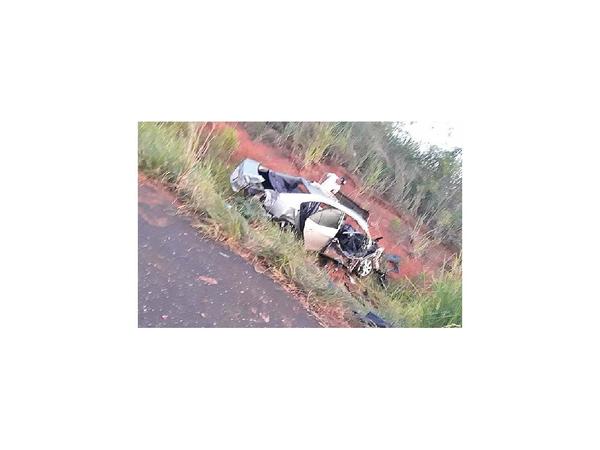 Conductor muere en choque frontal con un tractocamión