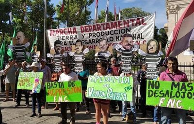 Presentaron  galería de “entreguistas de Itaipú” - Política - ABC Color