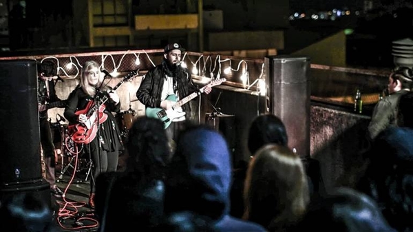 HOY / La banda paraguaya Castell presenta tres nuevas canciones a través de Planea Música