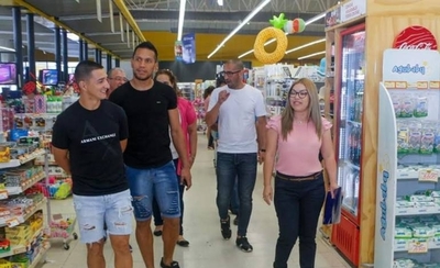 HOY / Kingo Supermercados presenta nueva indumentaria del club del Sportivo San Lorenzo