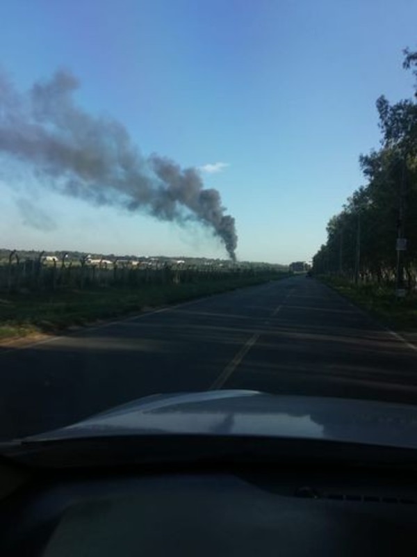 Incendio de gran magnitud en fábrica de Mariano Roque Alonso