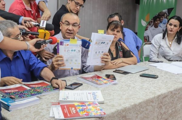 MEC asegura que libros llegarán sin errores a los alumnos