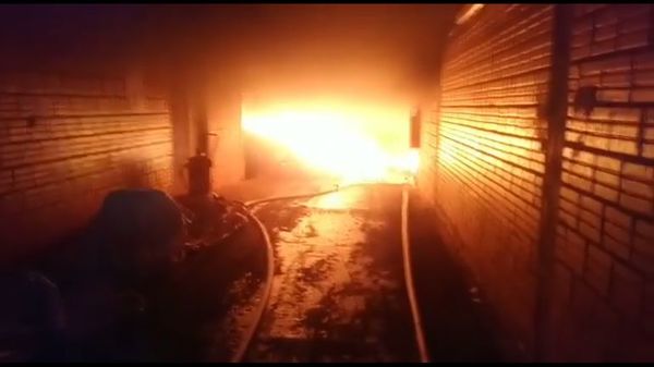 Logran controlar incendio de fábrica en Mariano Roque Alonso - Nacionales - ABC Color