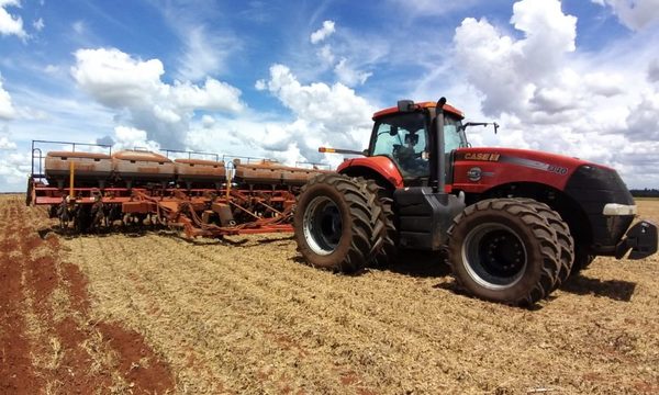 Trabajador muere aplastado por un tractor