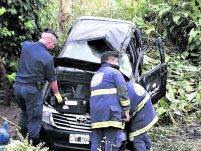 Camioneta en la que viajaban integrantes de Damas Gratis sufrió un accidente