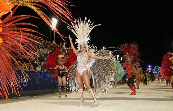 Unas 9000 personas disfrutaron de la tercera ronda del carnaval encarnaceno