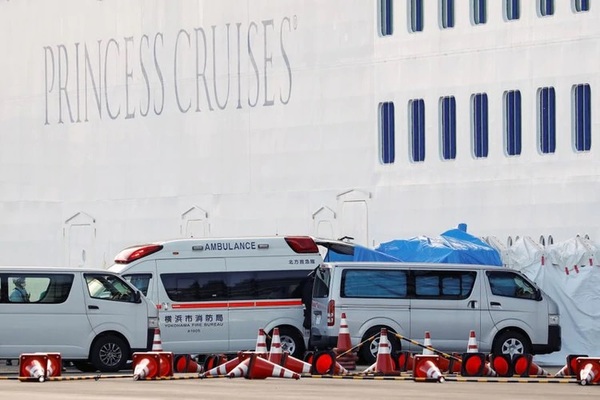Crucero registra 70 casos de coronavirus y ya es el foco más grande fuera de China