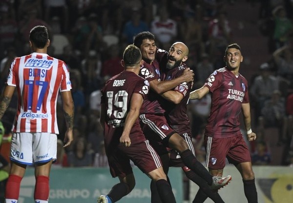 Robert Rojas anota en el triunfo de River Plate