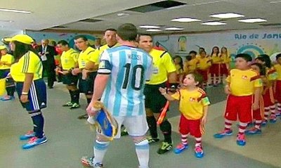 Messi dice ahora que no vio al niño (VIDEO) - PARAGUAYPE.COM