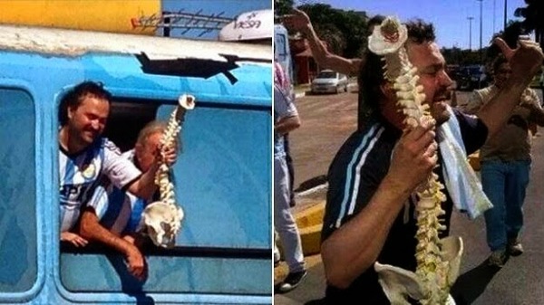 Hinchas argentinos se burlan de la columna de Neymar (VIDEO) - PARAGUAYPE.COM